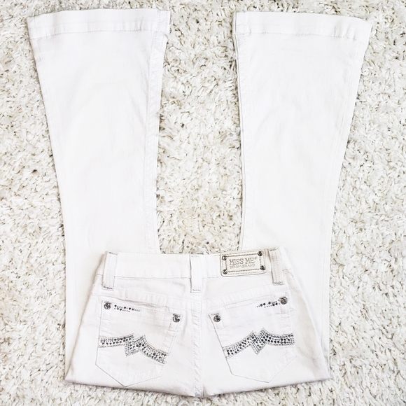 Miss Me Denim - Miss Me White Flare Jean's.  NWT  Size 26.
